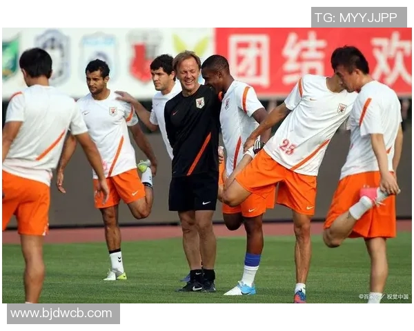 足球明星与娱乐界明星的交汇点:当运动与艺术碰撞的精彩瞬间 足球明星与娱乐界明星的交汇点:当运动与艺术碰撞的精彩瞬间