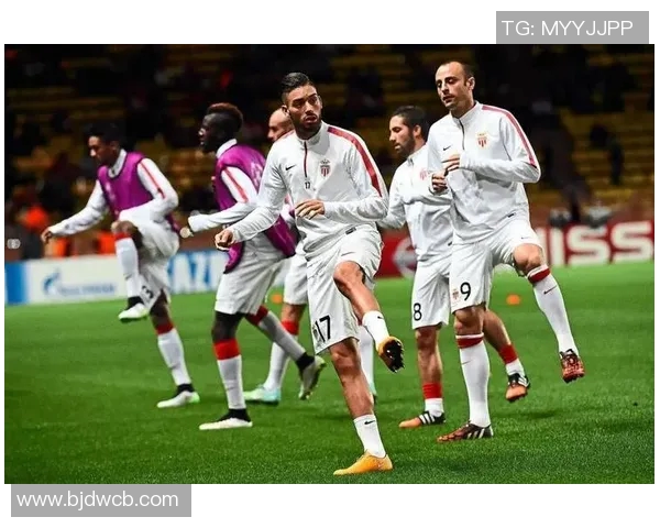 足球明星如何通过科学训练与饮食保持最佳状态与竞技水平的秘诀揭秘