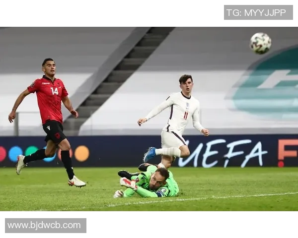 广州足球队在世界杯预选赛中以65分稳居榜首展现强大实力 广州足球队在世界杯预选赛中以65分稳居榜首展现强大实力