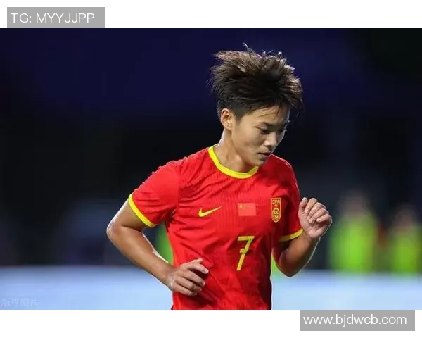 成熟足球明星女生的魅力与风采展现如何影响年轻一代的运动热情与追求