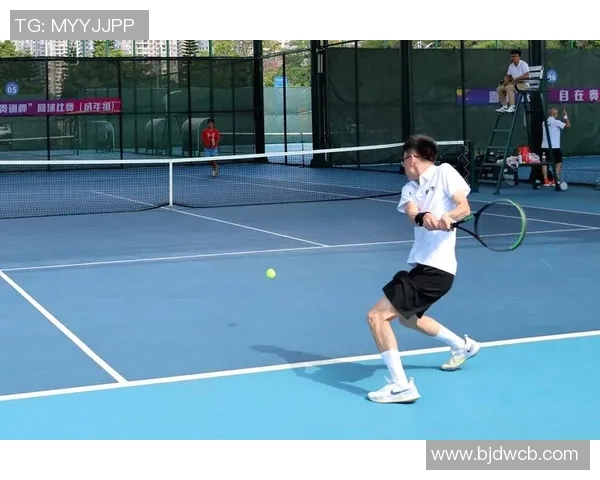 南京网球队在杯赛中的灵活战术与团队协作展现出强大竞争力