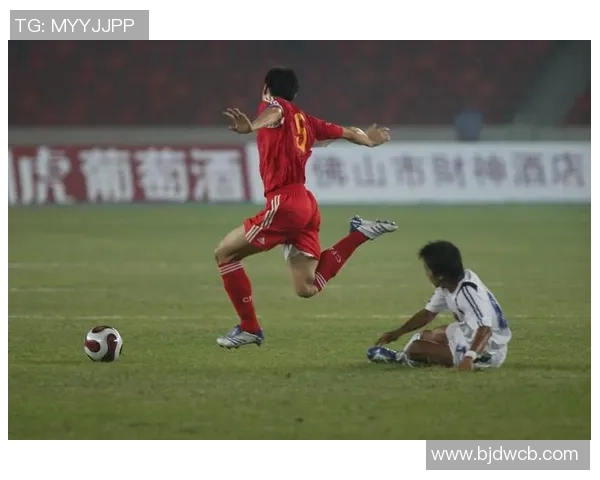 足球明星素质是否真的不行探讨他们在场外的表现与影响力